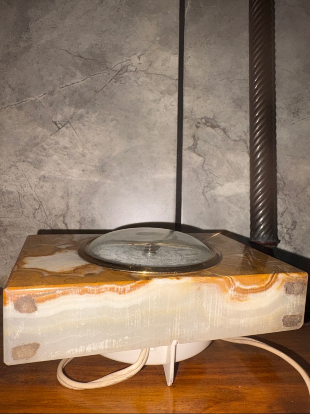 Mid-Century Orange Agate Alarm Clock with Roman Dial 70s Vintage - Picture 9 of 14